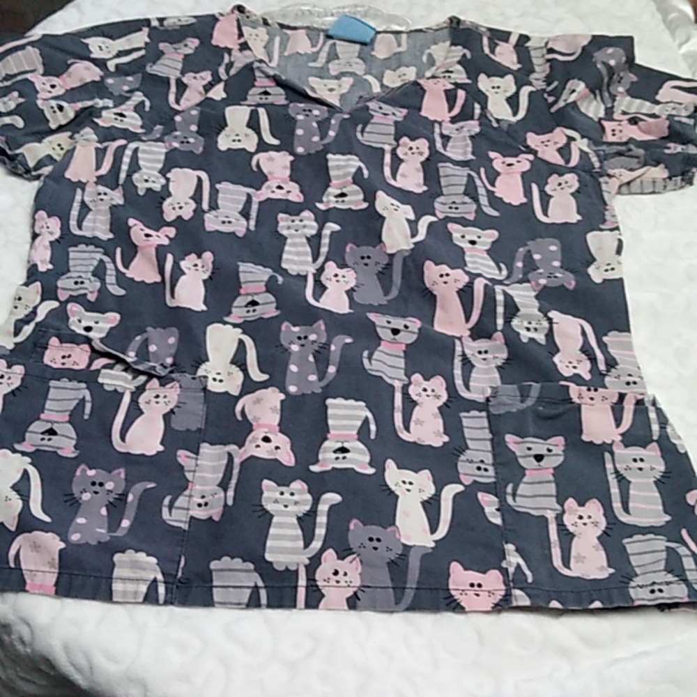 😺 Grey Cat Scrub Top Size Large